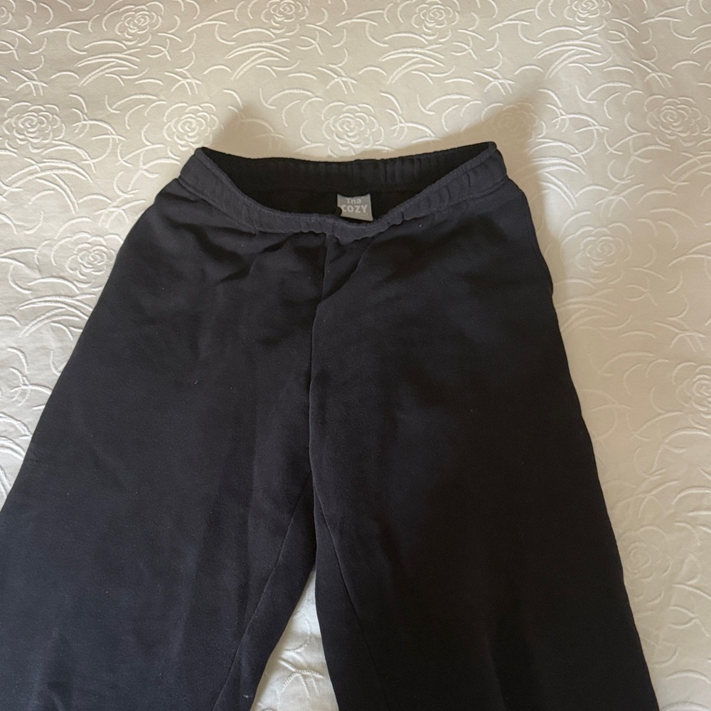ARITZIA Cozy Black Lounge Sweatpants